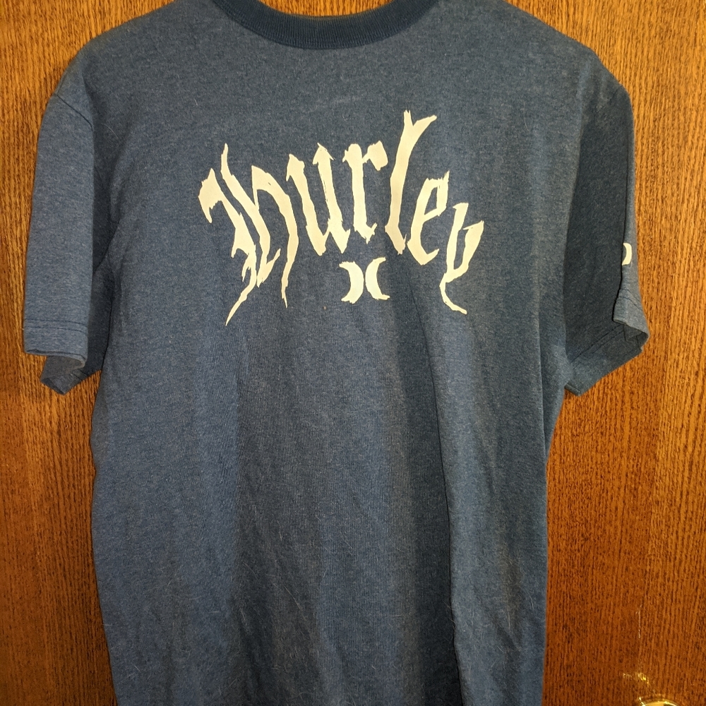 Hurley t-shirt